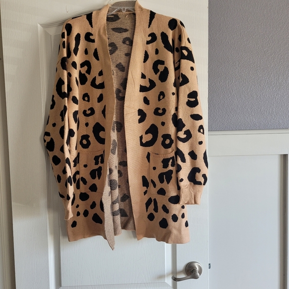 Tan/Black Leopard Print Long Open Front Cardigan Sweater Size M/L - Picture 3 of 10